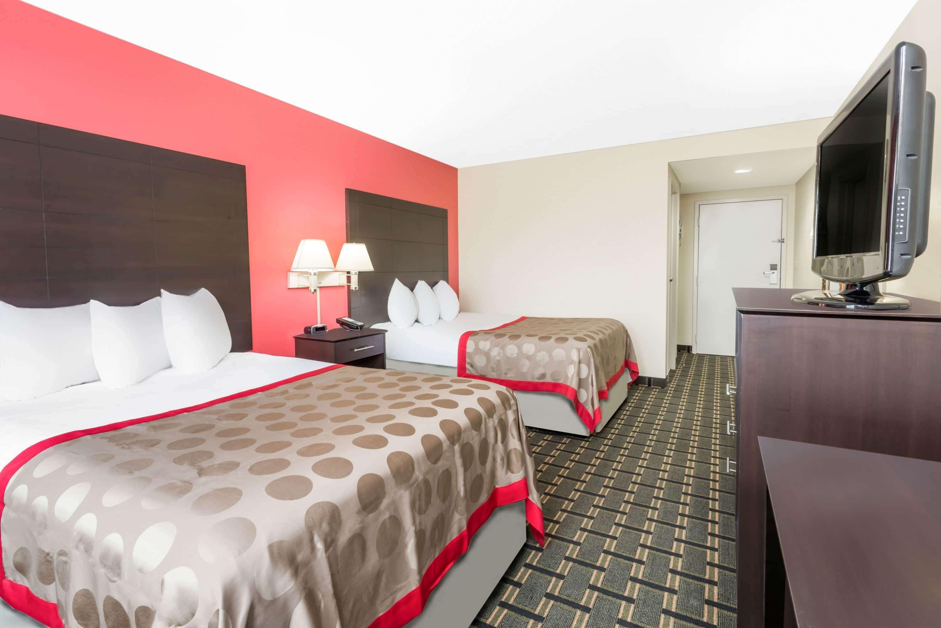 Ramada By Wyndham Vandalia Exterior foto